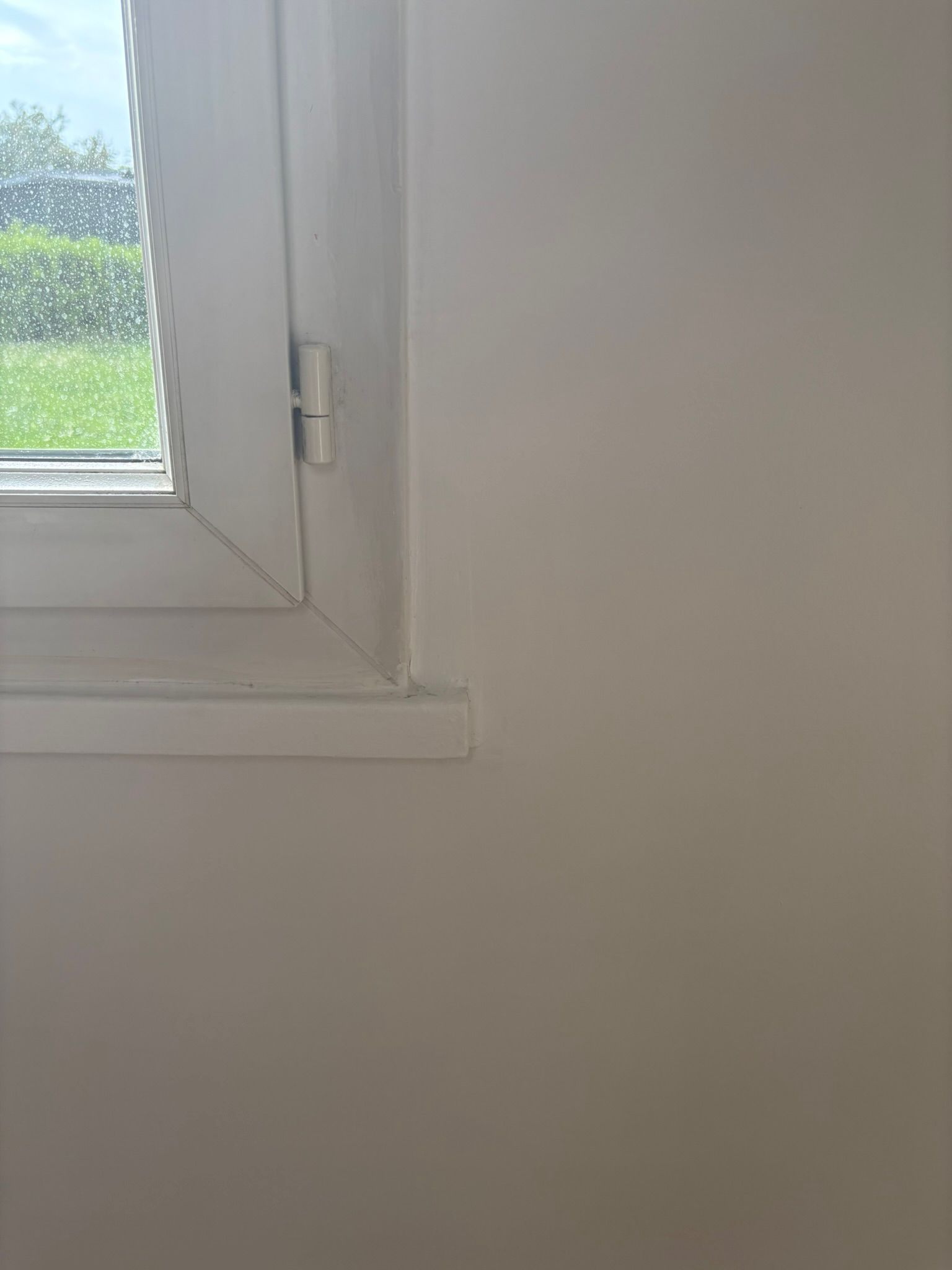 Raccord peinture Chambre 3 mur face — Après